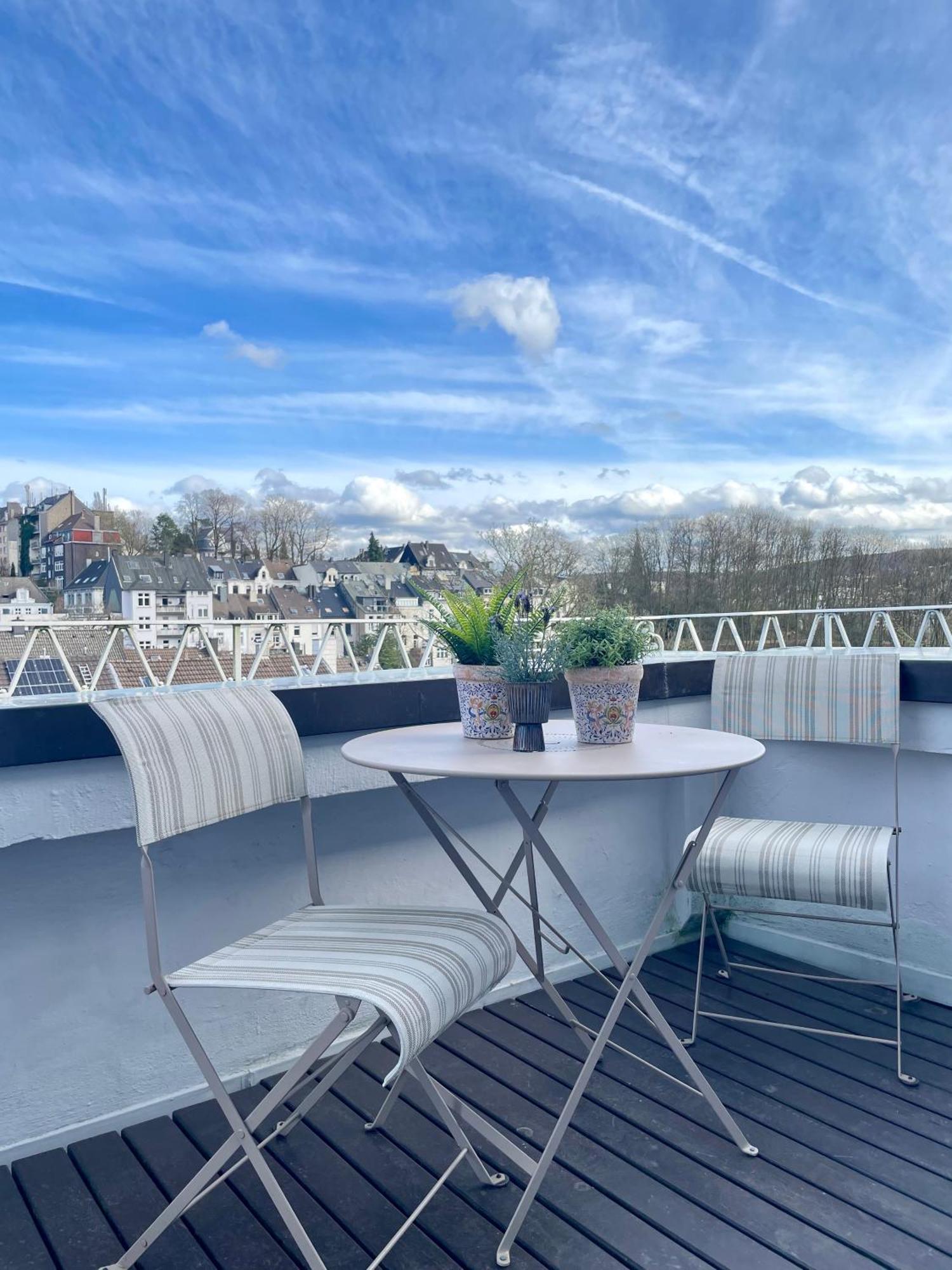 Helle Altbauwohnung Mit Balkon Im Briller Viertel วุปปาทัล ภายนอก รูปภาพ